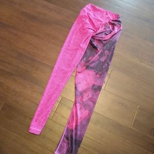 Reversible workout leggings